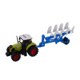 Farmársky traktor S Pluhom