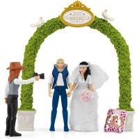 Schleich – Mladomanželia s kočom 42641