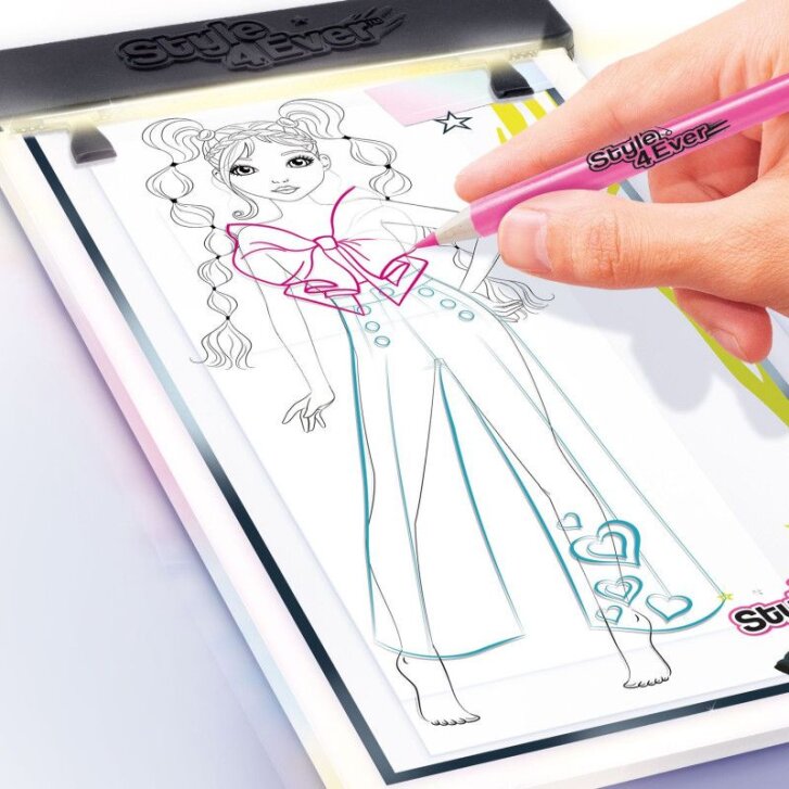 Módna návrhárka – Svietiaci tablet