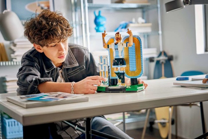 43015 Lego Editions -  Lionel Messi – Futbalová legenda