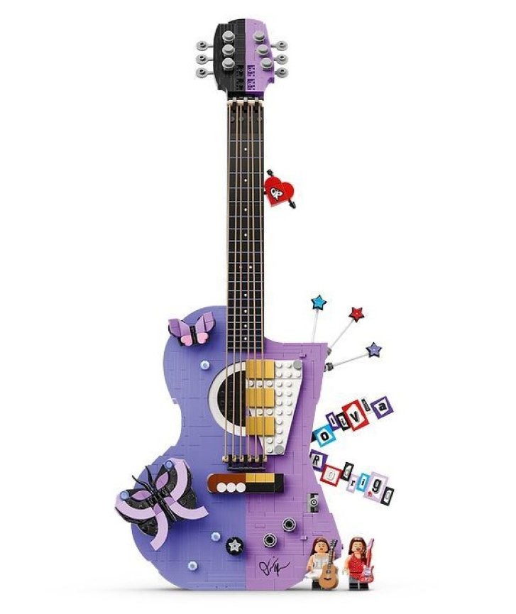 43031Lego Editions - Dvojitá gitara Olivie Rodrigo