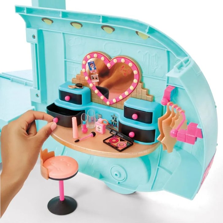 L.O.L. Surprise! – Karavan 4v1